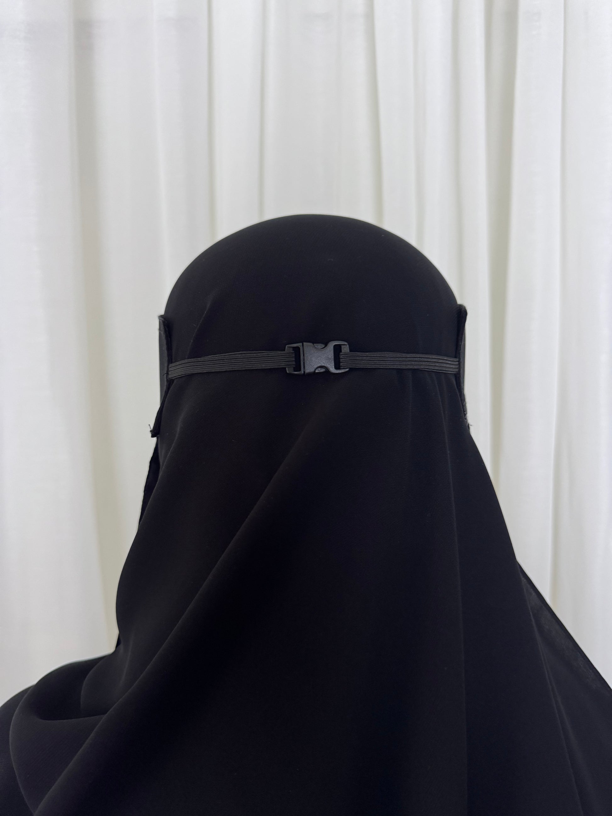 Saudi niqab in the USA, with elastic clasp closure